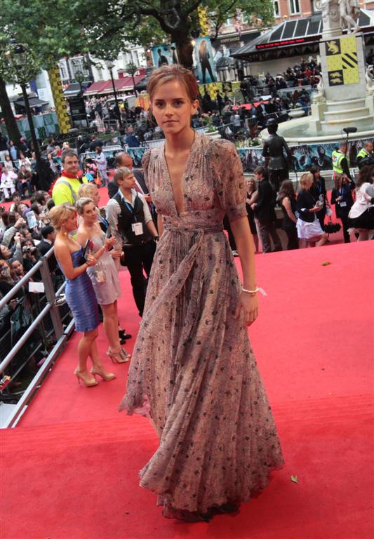 Emma Watson, après la culotte, le décolleté 26 juillet 2009